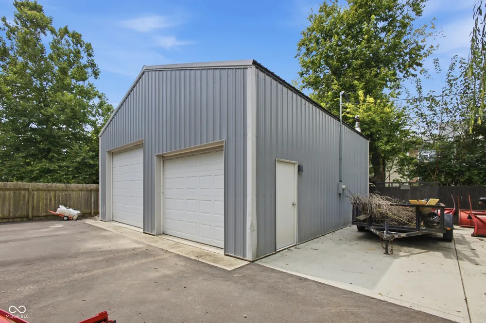113 Waterman Drive Noblesville, IN 46060