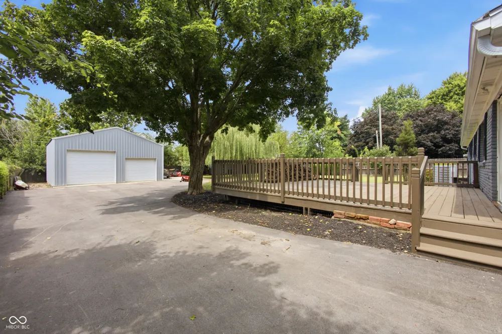 113 Waterman Drive Noblesville, IN 46060