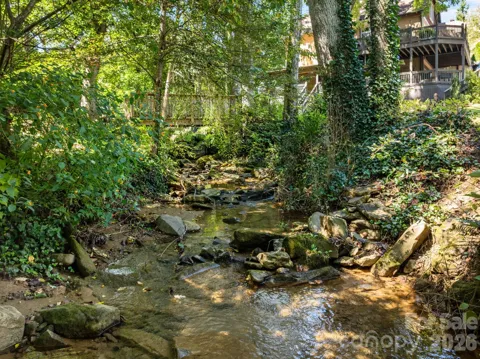 18 Oak Springs Drive