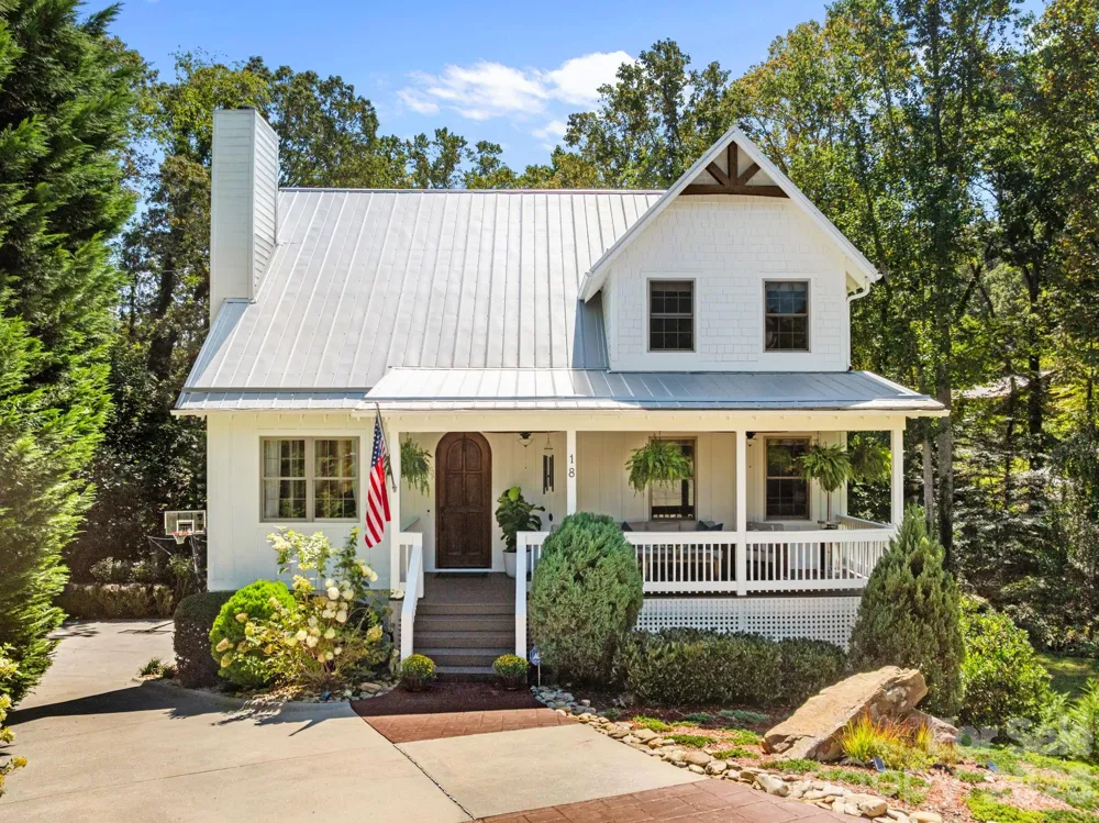 18 Oak Springs Drive Arden, NC 28704