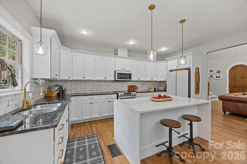 18 Oak Springs Drive Arden, NC 28704