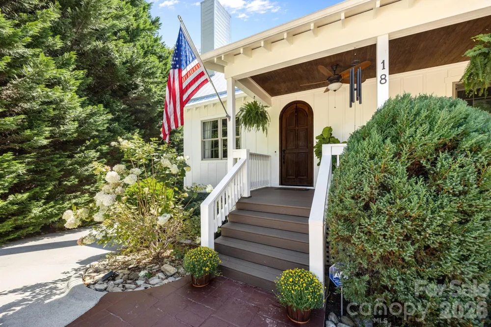 18 Oak Springs Drive Arden, NC 28704