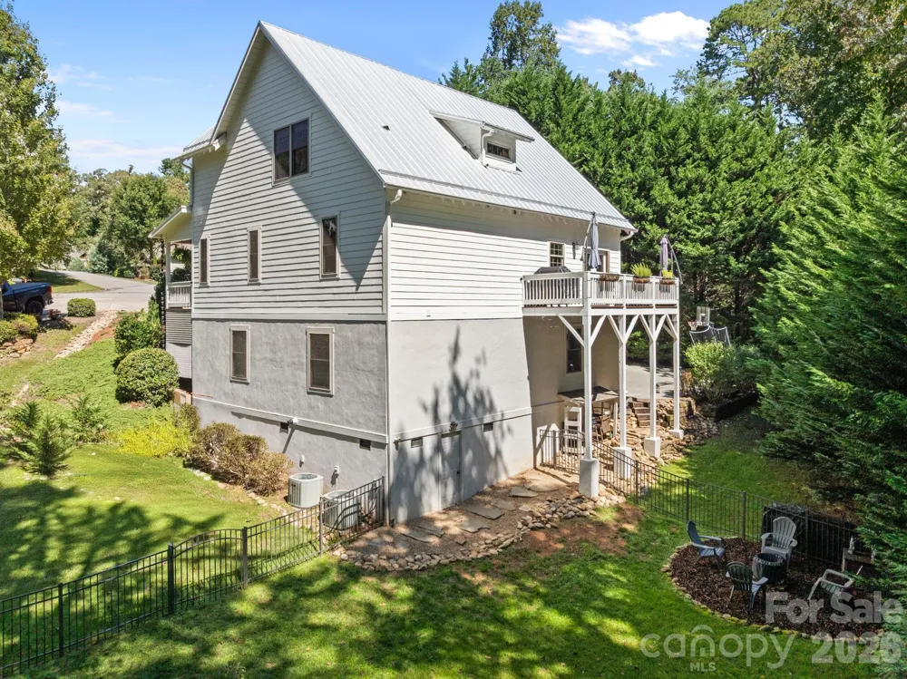 18 Oak Springs Drive Arden, NC 28704