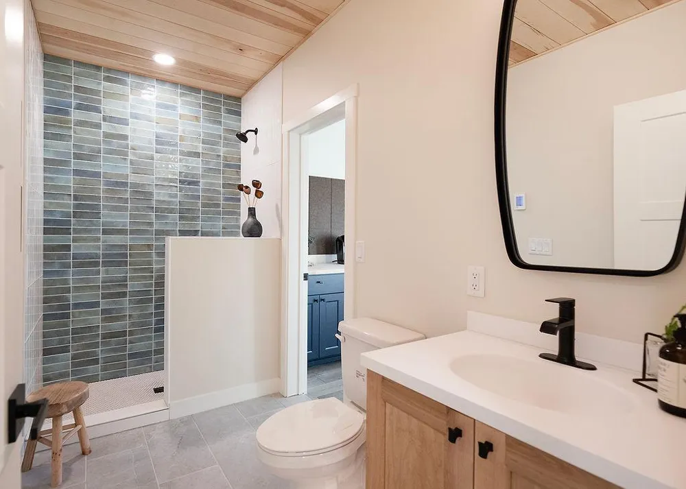 116 E Lakeview Drive Silver Bay, MN 55614