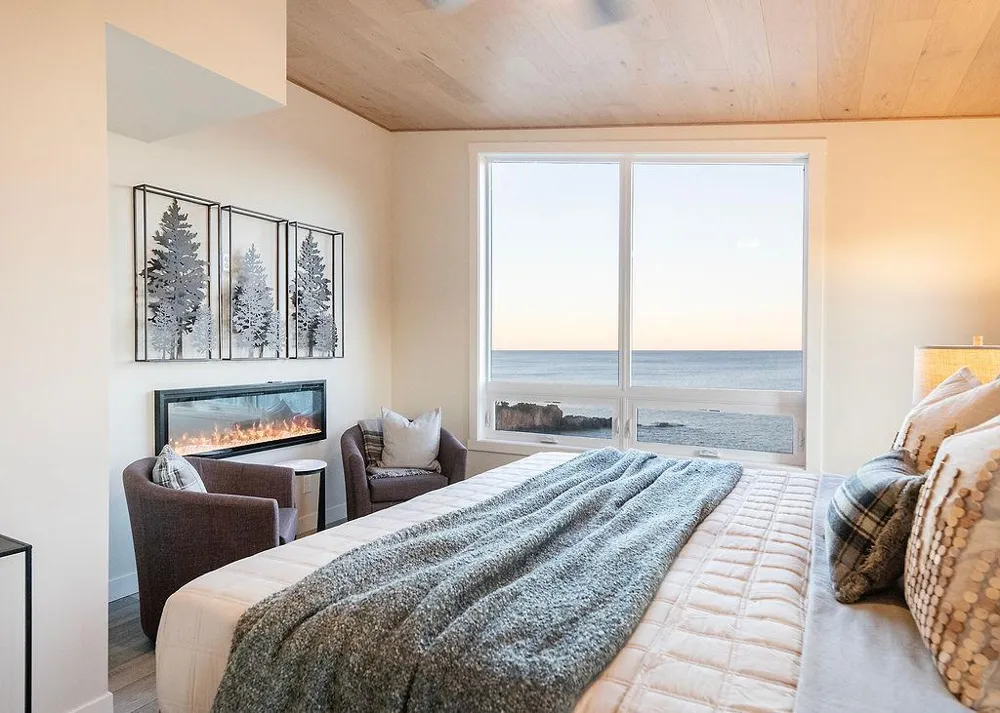 116 E Lakeview Drive Silver Bay, MN 55614