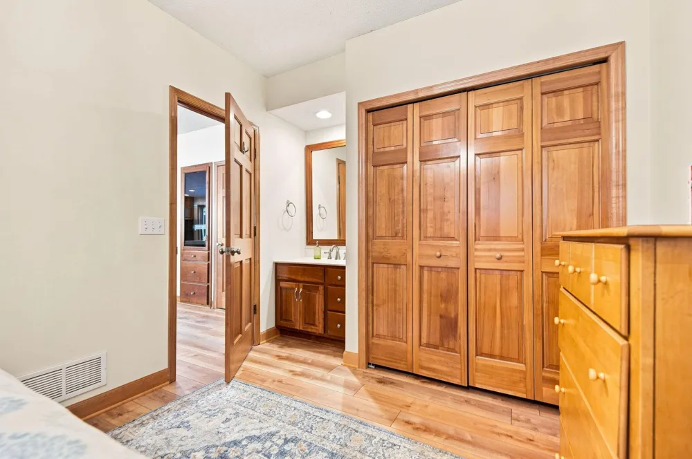 11499 Ashley Court Inver Grove Heights, MN 55077