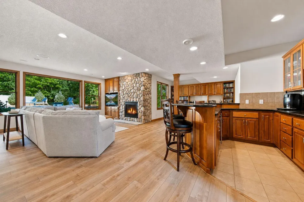 11499 Ashley Court Inver Grove Heights, MN 55077