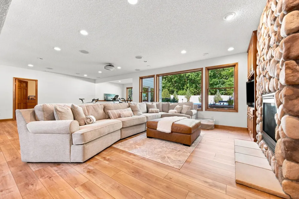 11499 Ashley Court Inver Grove Heights, MN 55077