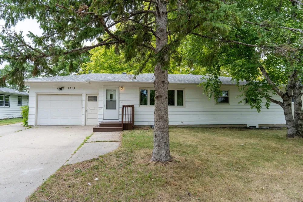 1715 19th Street S Moorhead, MN 56560