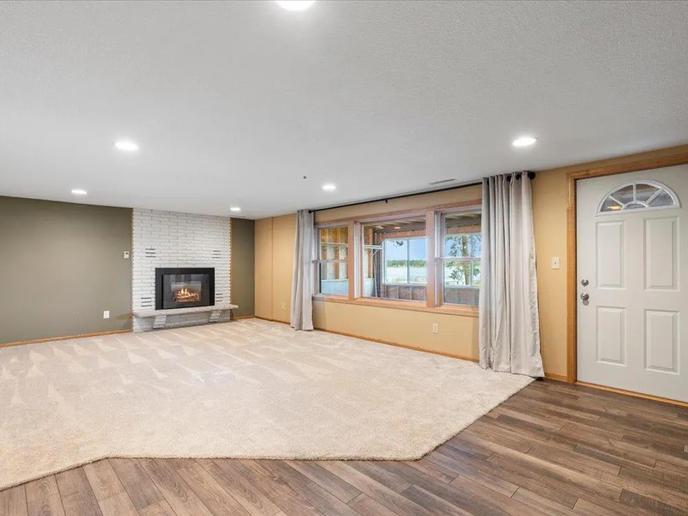 13607 Maplewood Drive Baxter, MN 56425