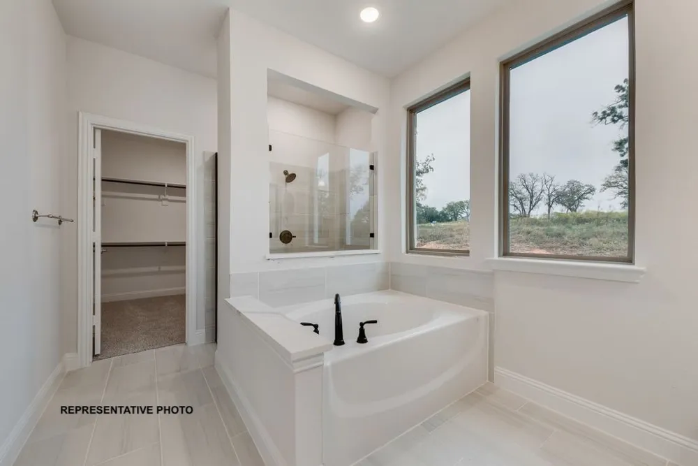 305 Skeen Peak Springtown, TX 76082