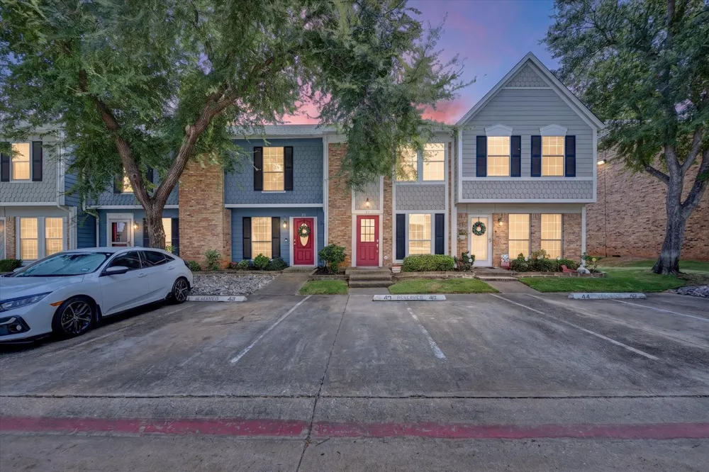 43 Abbey Road Euless, TX 76039