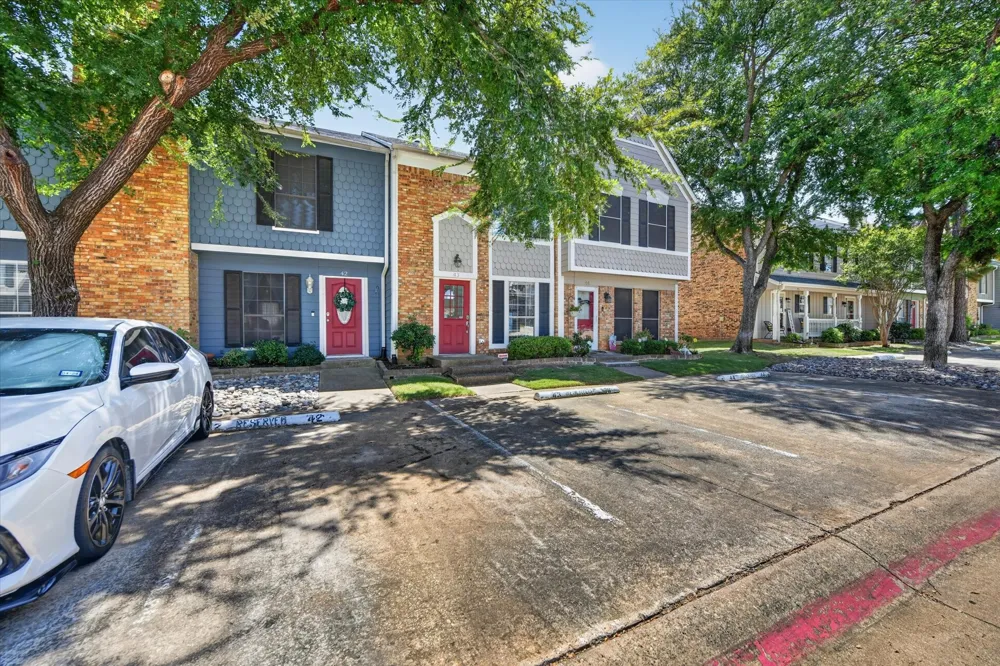 43 Abbey Road Euless, TX 76039