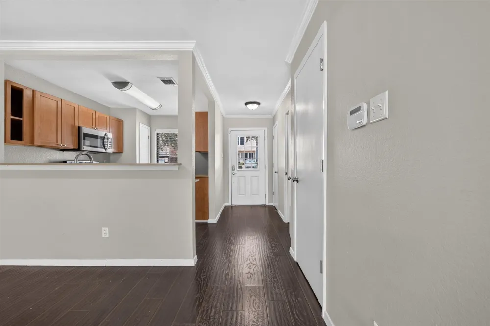 43 Abbey Road Euless, TX 76039