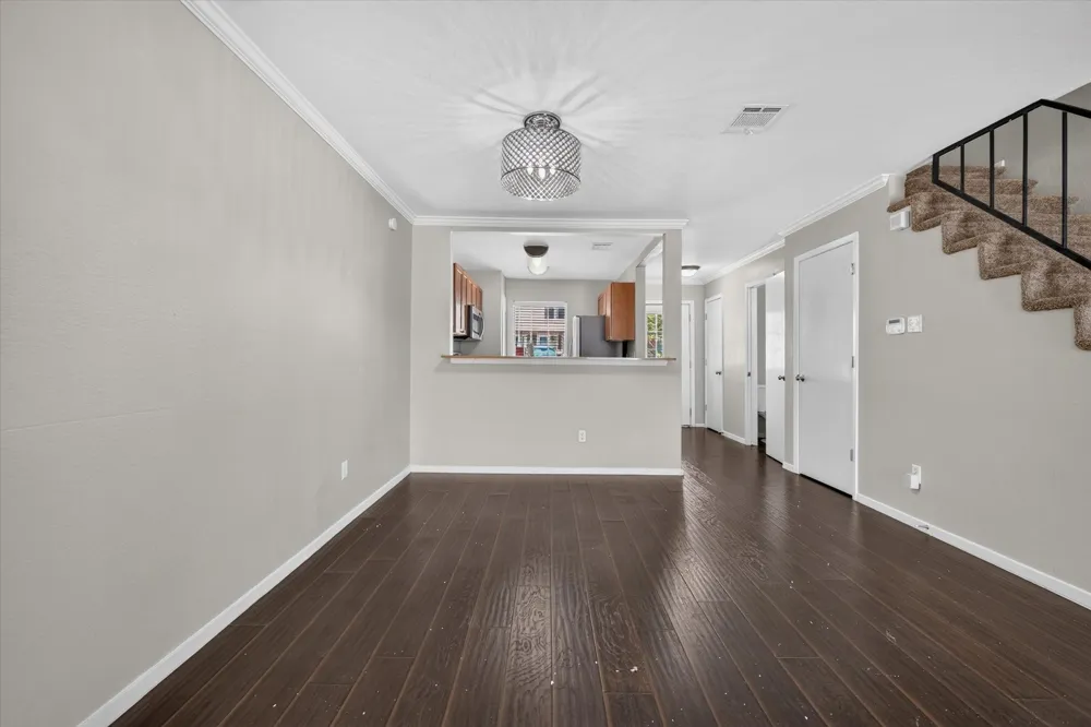 43 Abbey Road Euless, TX 76039