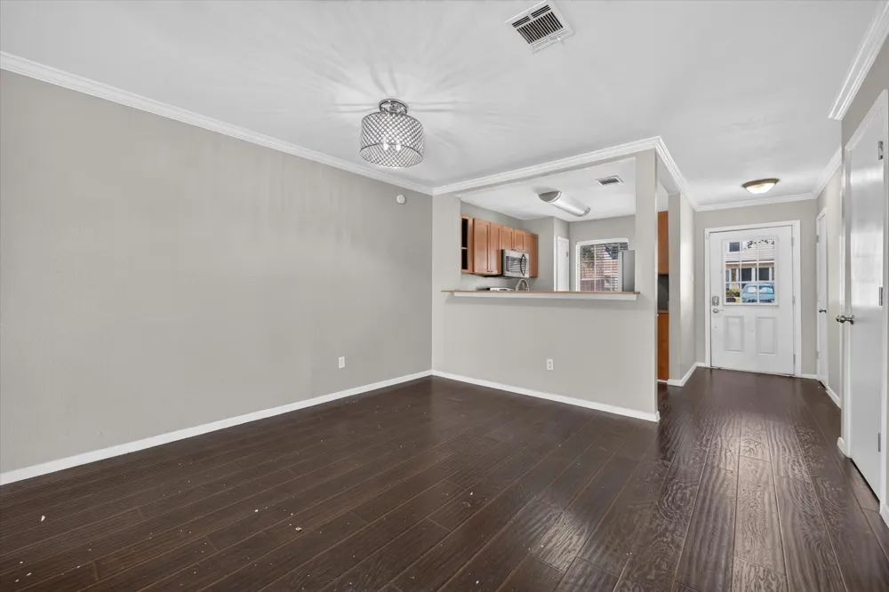 43 Abbey Road Euless, TX 76039