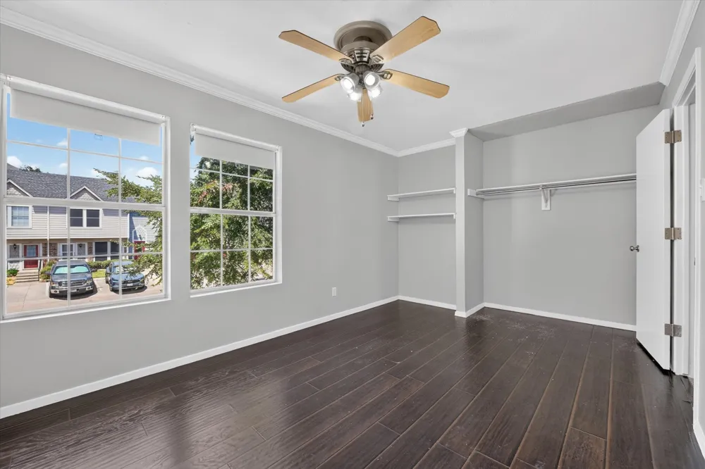 43 Abbey Road Euless, TX 76039