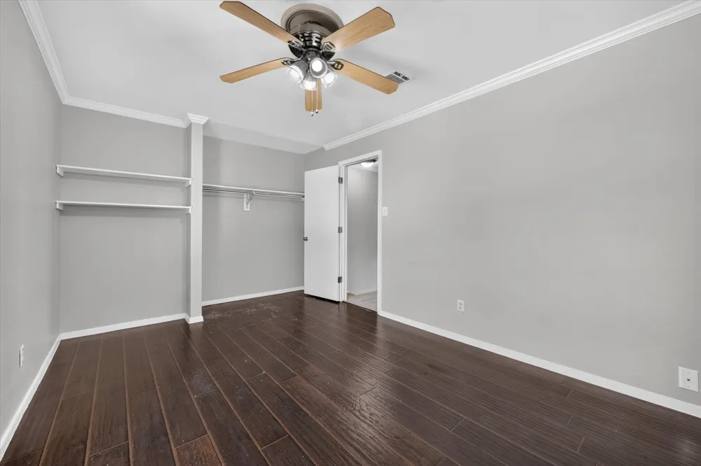 43 Abbey Road Euless, TX 76039