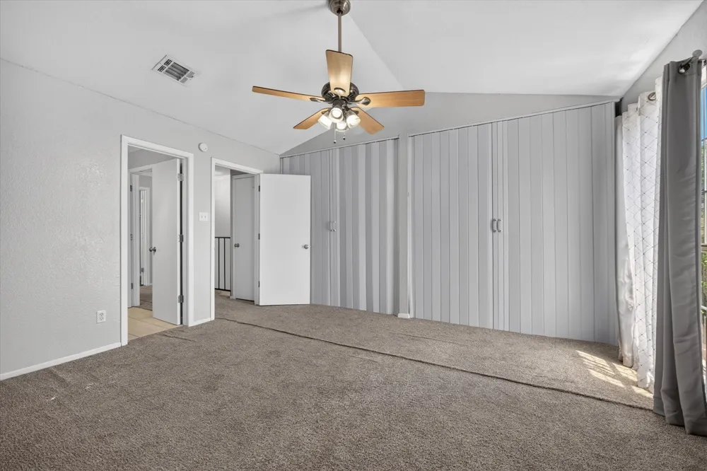 43 Abbey Road Euless, TX 76039
