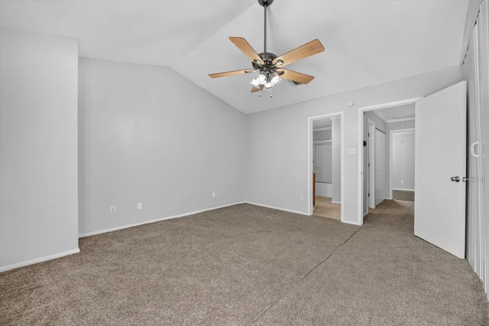 43 Abbey Road Euless, TX 76039