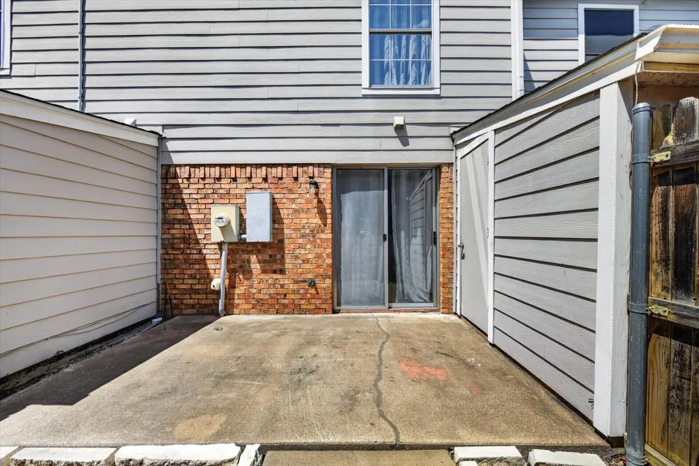 43 Abbey Road Euless, TX 76039