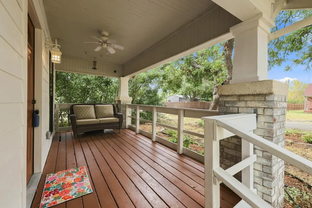 407 E Bois D Arc Street Leonard, TX 75452