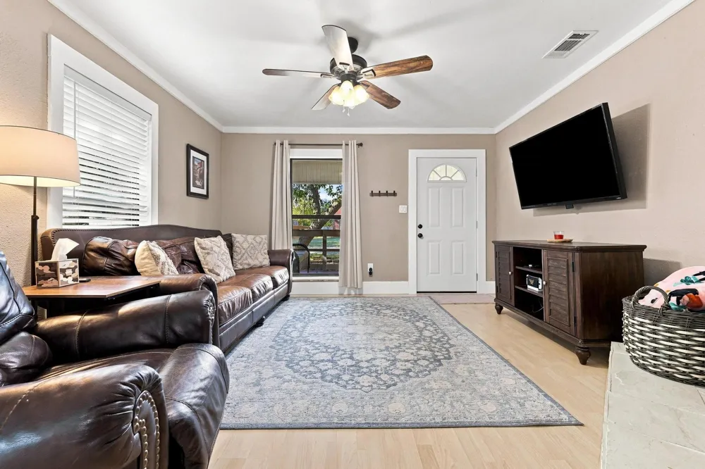 407 E Bois D Arc Street Leonard, TX 75452