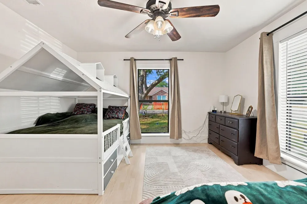407 E Bois D Arc Street Leonard, TX 75452