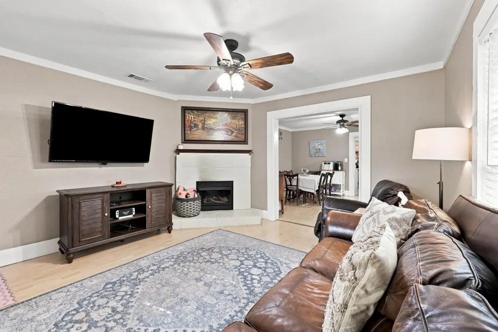 407 E Bois D Arc Street Leonard, TX 75452