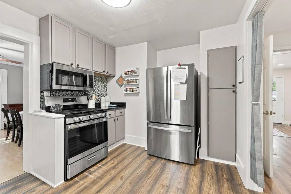 407 E Bois D Arc Street Leonard, TX 75452