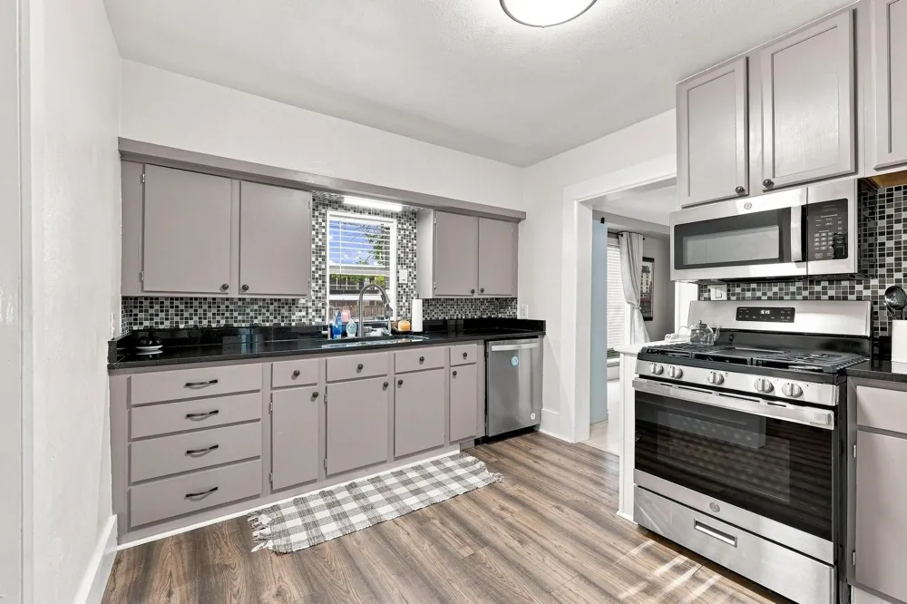 407 E Bois D Arc Street Leonard, TX 75452
