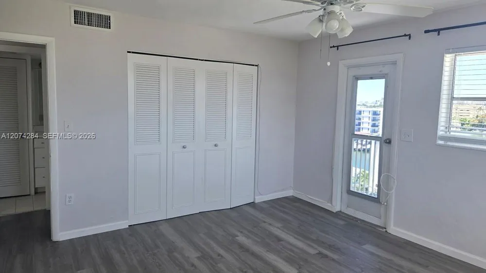 8024 Tatum Waterway Dr #6B Miami Beach, FL 33141