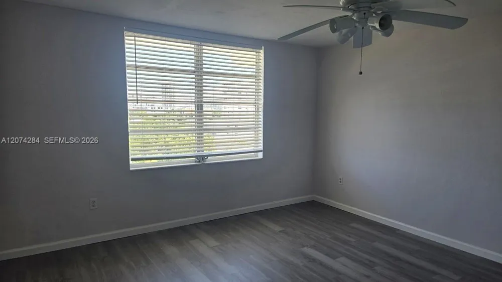 8024 Tatum Waterway Dr #6B Miami Beach, FL 33141