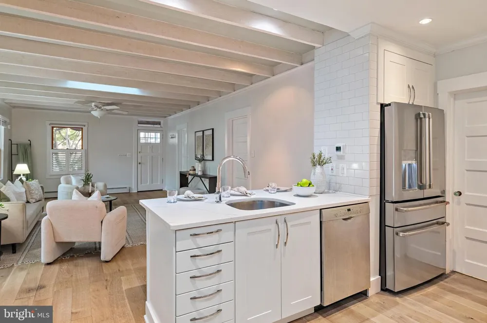 122 SMITH AVENUE Annapolis, MD 21401