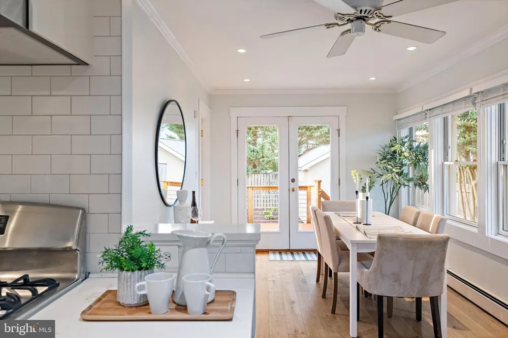 122 SMITH AVENUE Annapolis, MD 21401