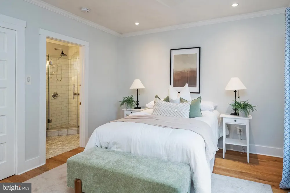 122 SMITH AVENUE Annapolis, MD 21401