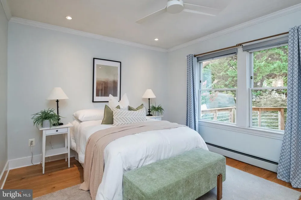 122 SMITH AVENUE Annapolis, MD 21401