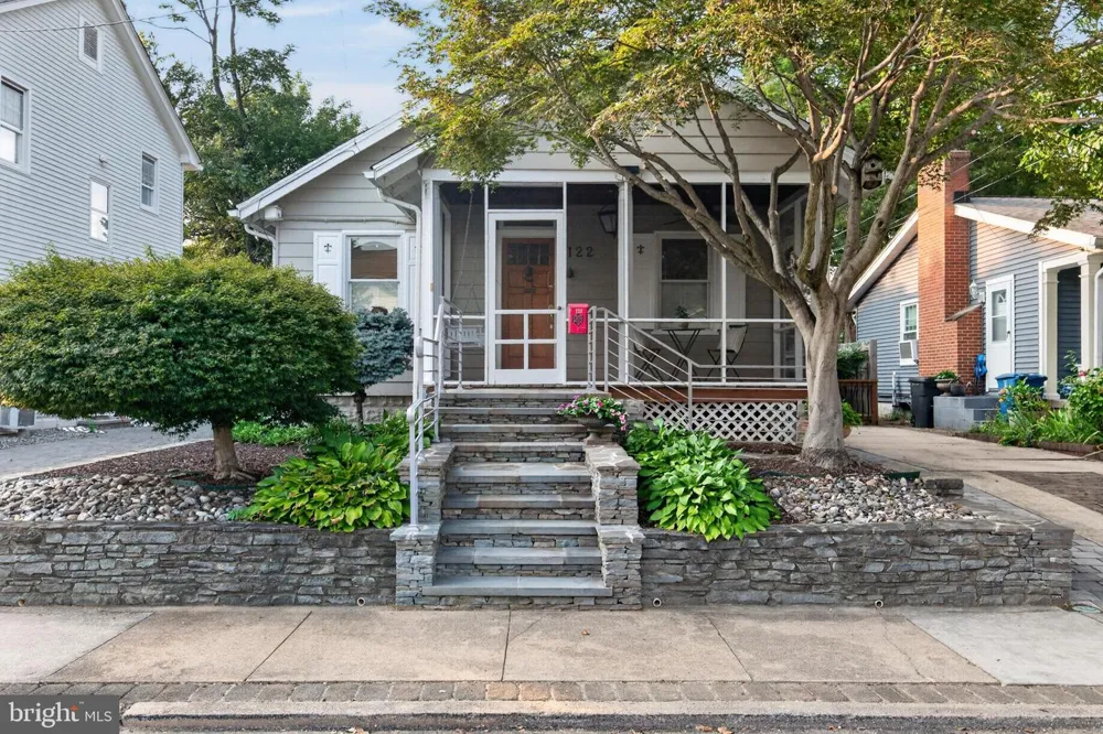 122 SMITH AVENUE Annapolis, MD 21401