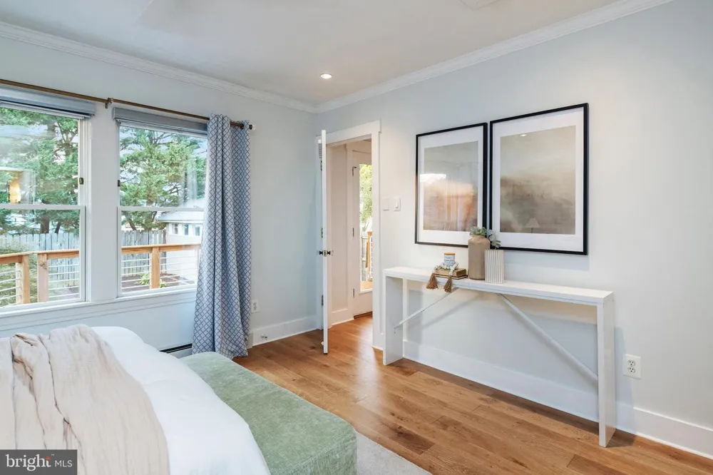 122 SMITH AVENUE Annapolis, MD 21401