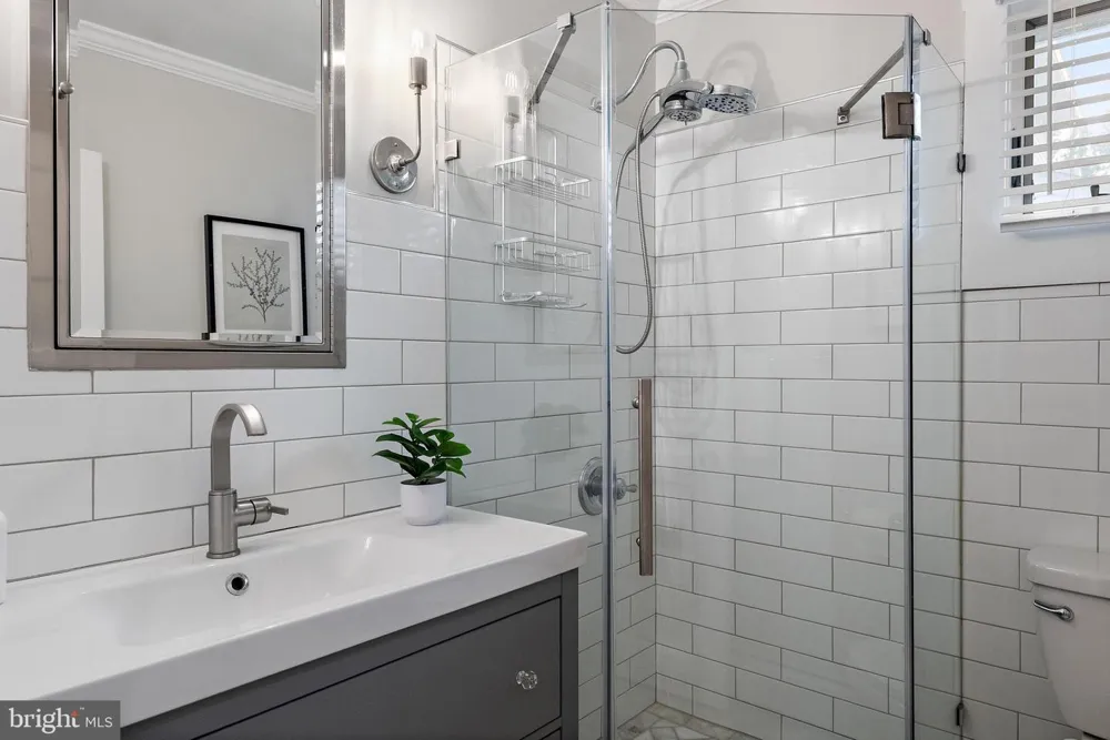 122 SMITH AVENUE Annapolis, MD 21401
