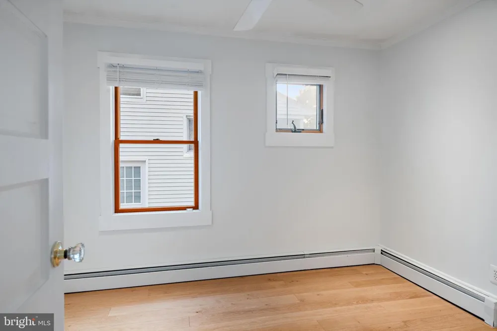 122 SMITH AVENUE Annapolis, MD 21401