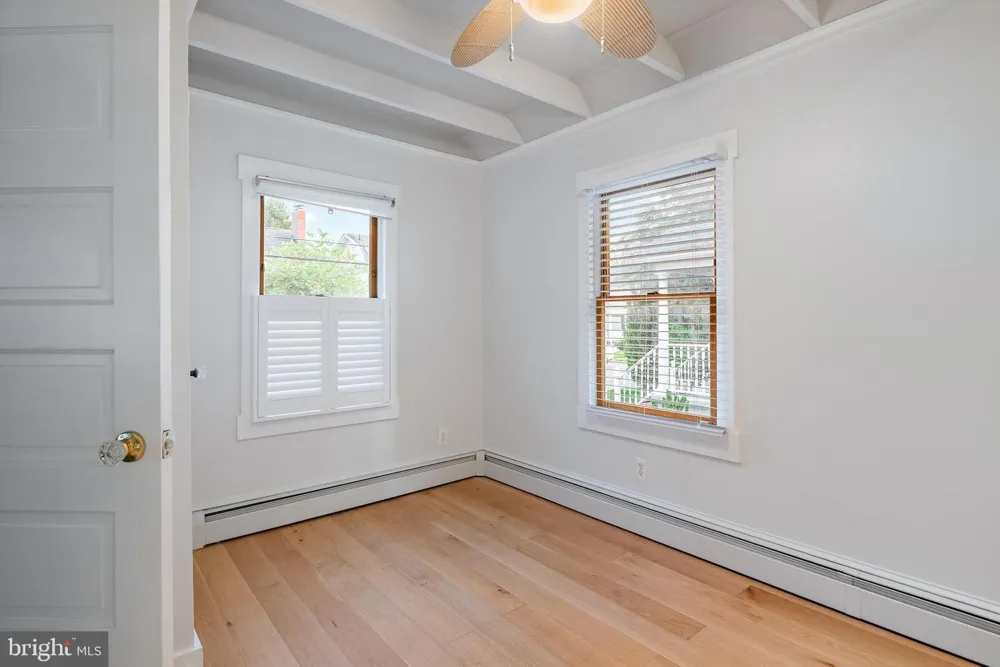 122 SMITH AVENUE Annapolis, MD 21401
