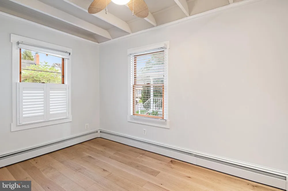122 SMITH AVENUE Annapolis, MD 21401