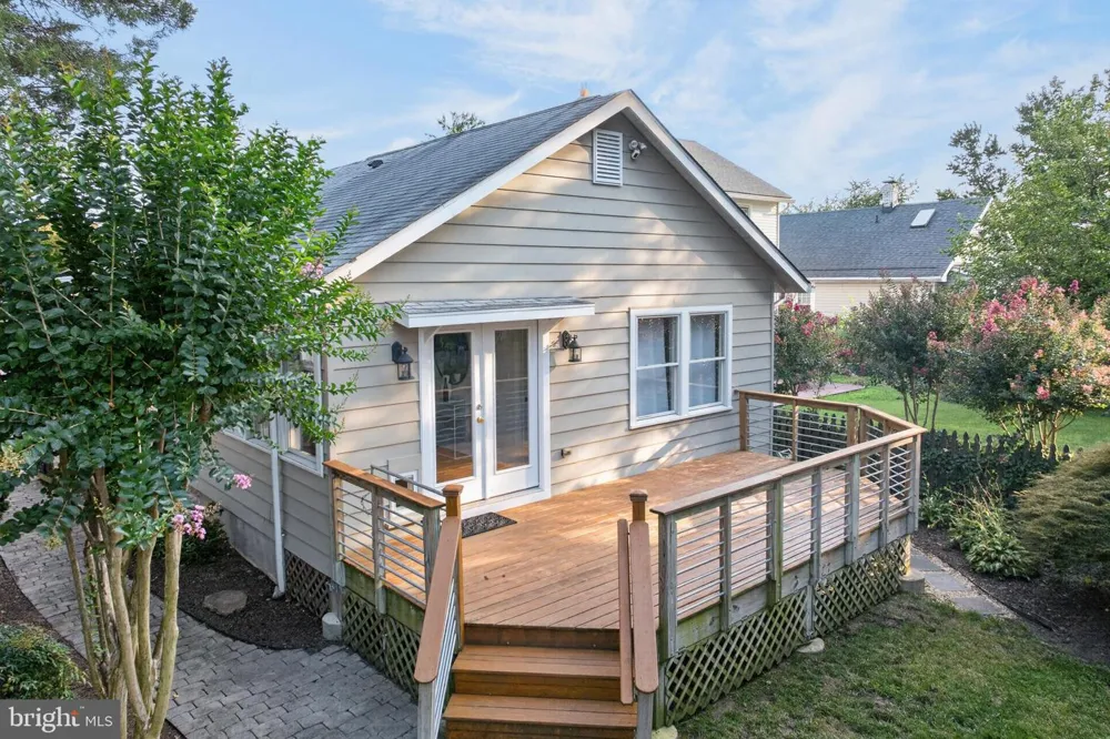 122 SMITH AVENUE Annapolis, MD 21401