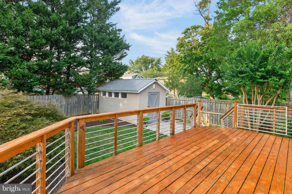122 SMITH AVENUE Annapolis, MD 21401