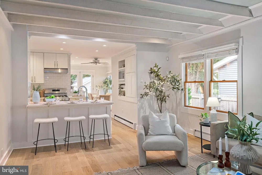 122 SMITH AVENUE Annapolis, MD 21401