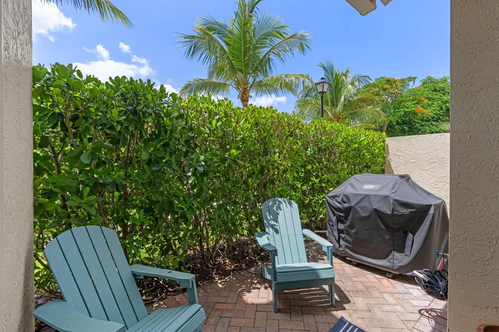 1020 E LONGPORT CIRCLE #6B Delray Beach, FL 33444