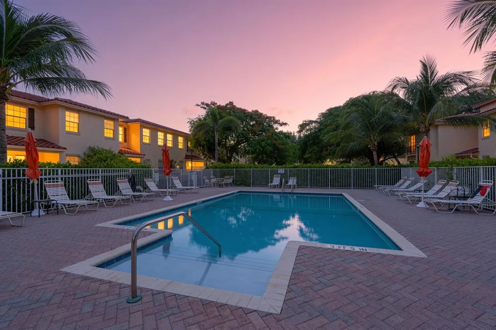 1020 E LONGPORT CIRCLE #6B Delray Beach, FL 33444
