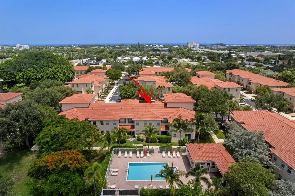 1020 E LONGPORT CIRCLE #6B Delray Beach, FL 33444