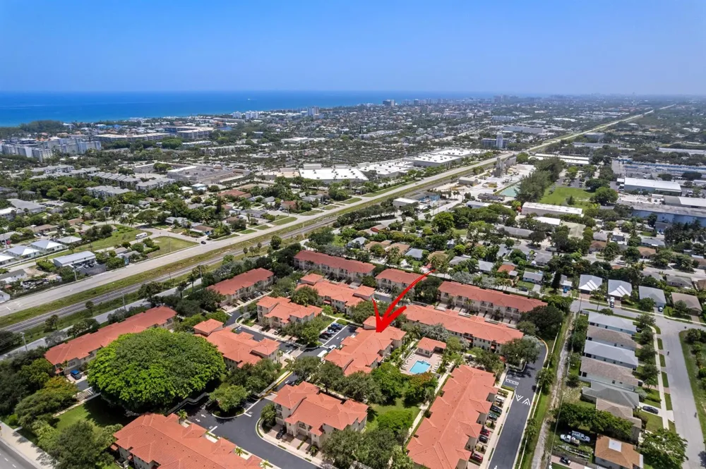 1020 E LONGPORT CIRCLE #6B Delray Beach, FL 33444